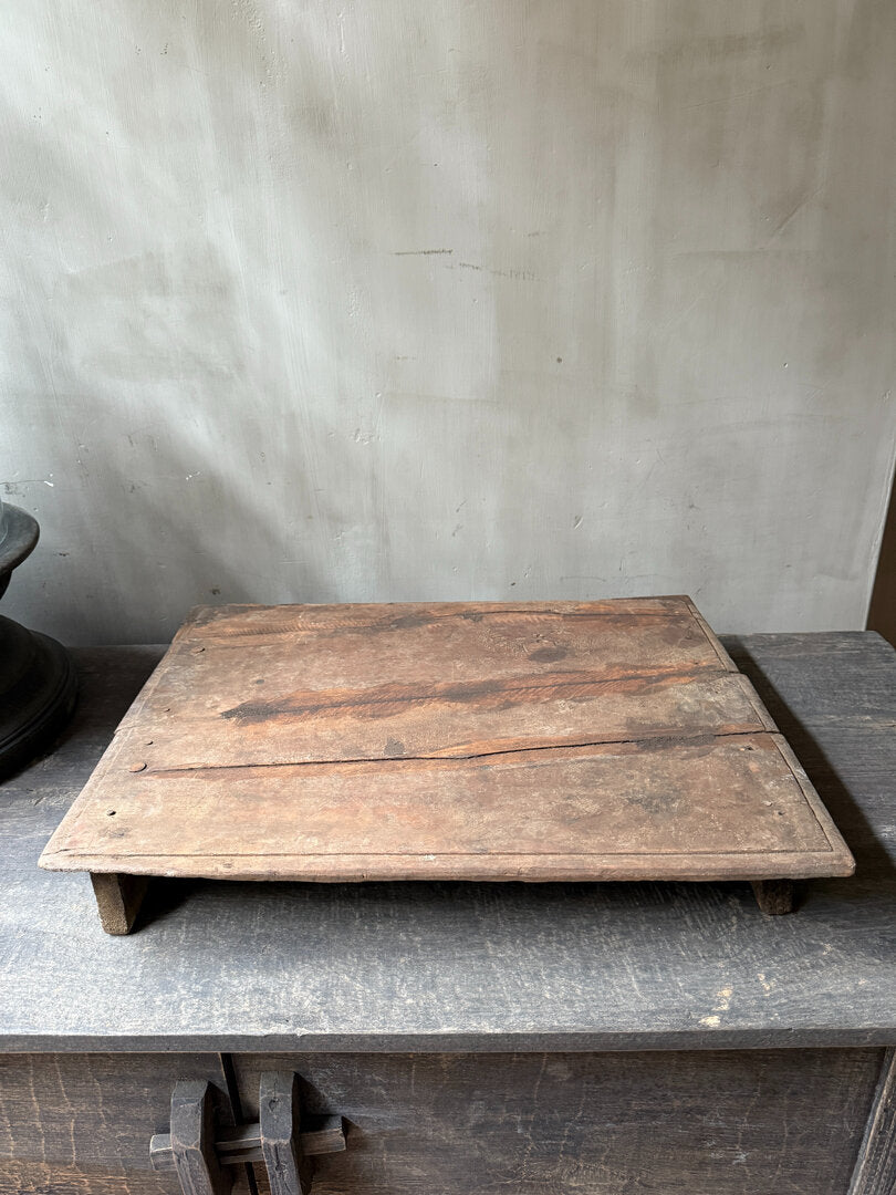 Oude houten bajot tafel / plank
