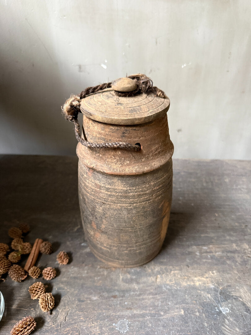 Houten kruikje met deksel
