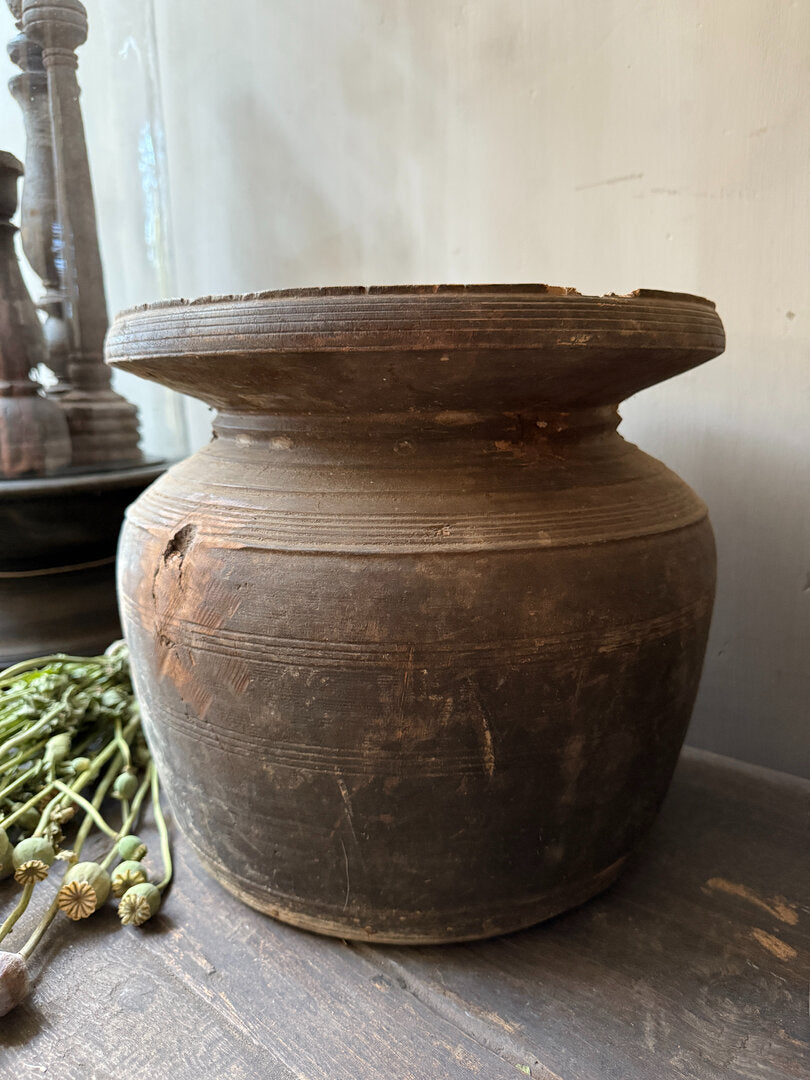 Nepalese kruik - My Sober Home