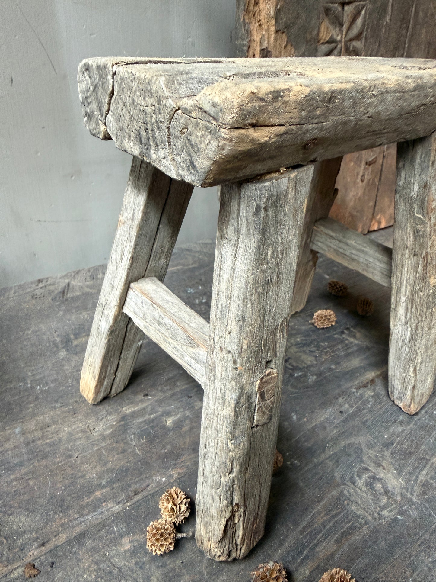 Antiek vensterbank / baby krukje