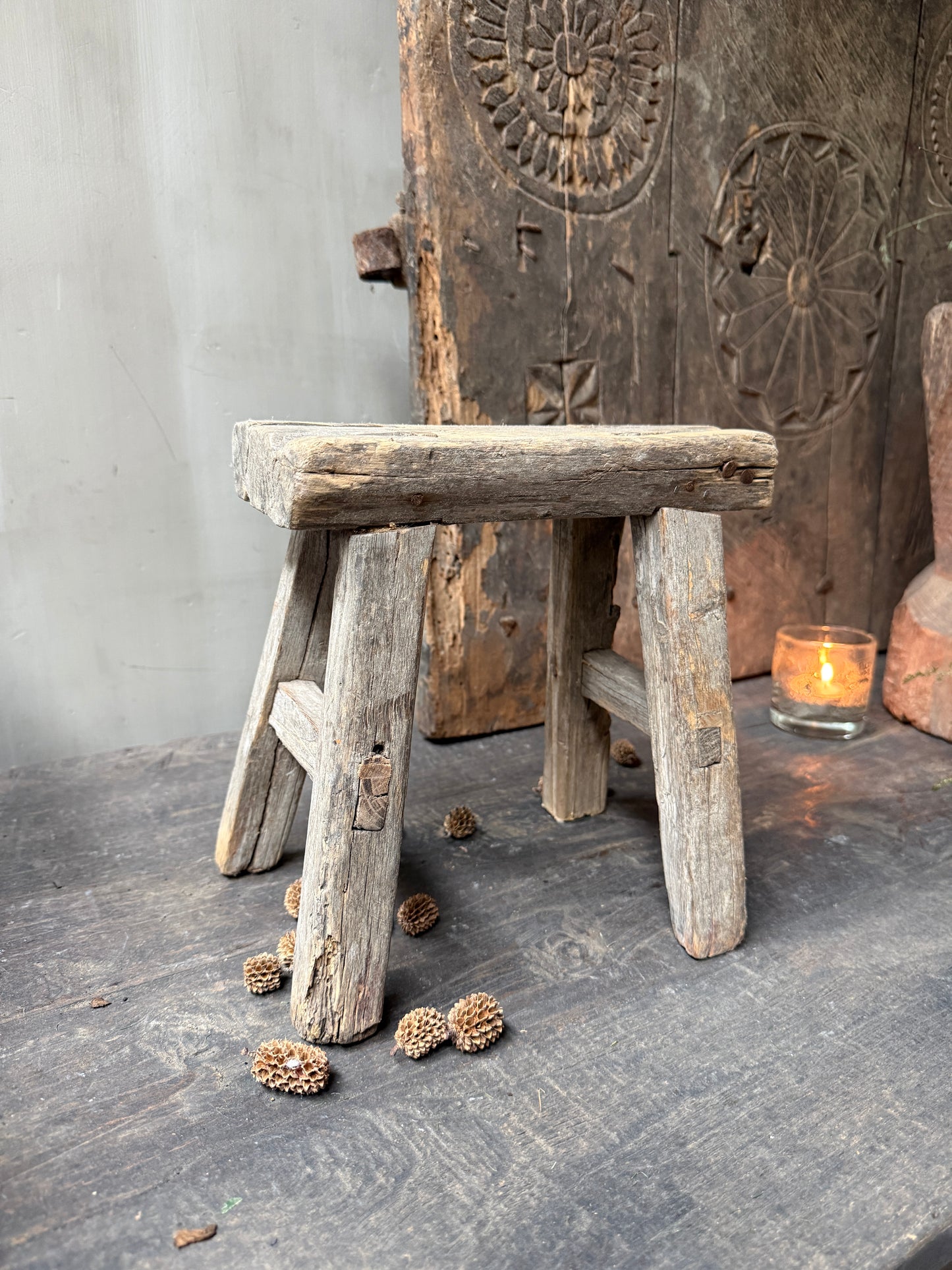 Antiek vensterbank / baby krukje