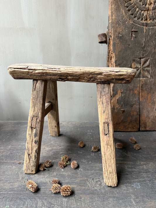 Antiek vensterbank / baby krukje - My Sober Home