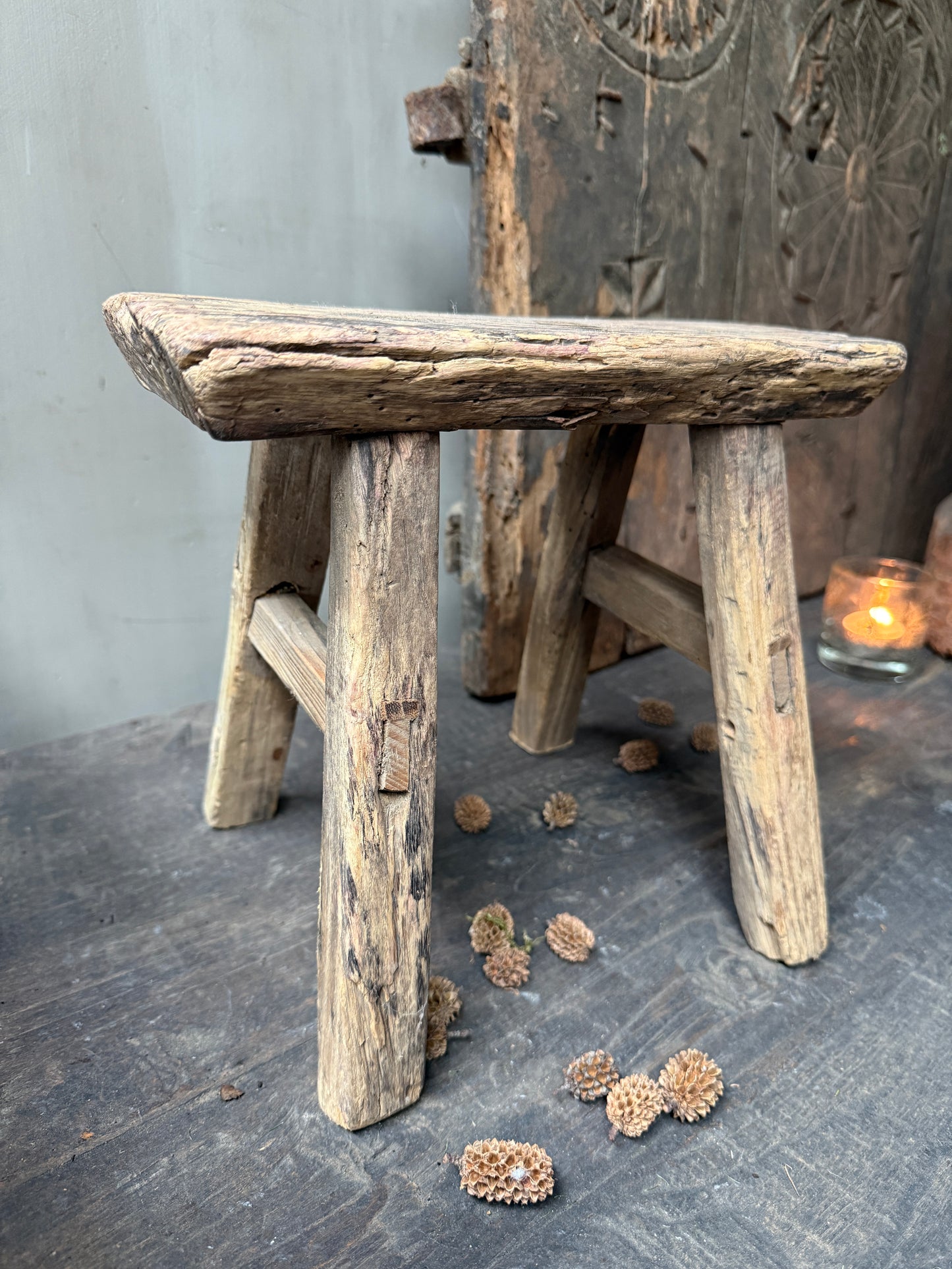 Antiek vensterbank / baby krukje - My Sober Home