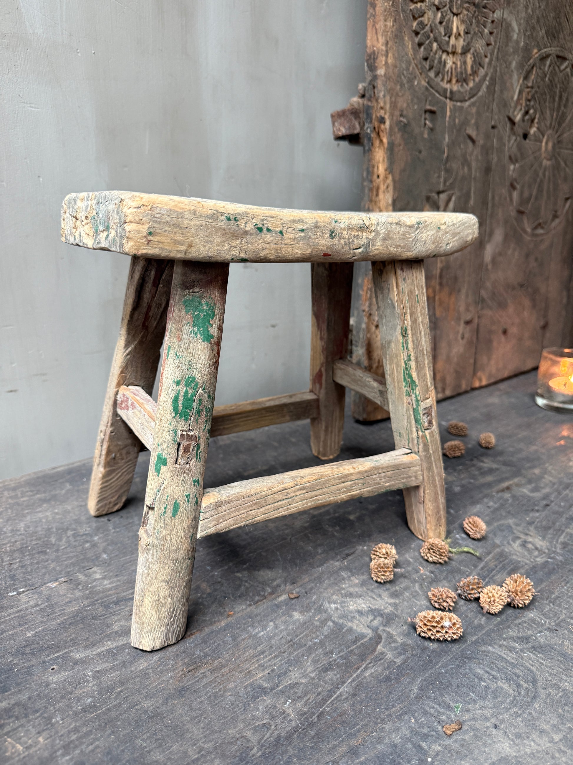 Antiek vensterbank / baby krukje - My Sober Home