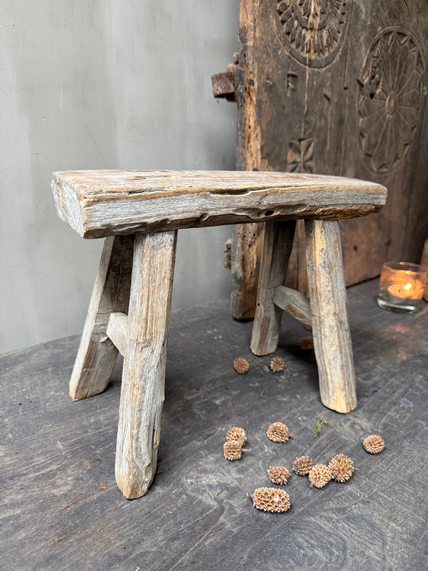 Antiek vensterbank / baby krukje - My Sober Home