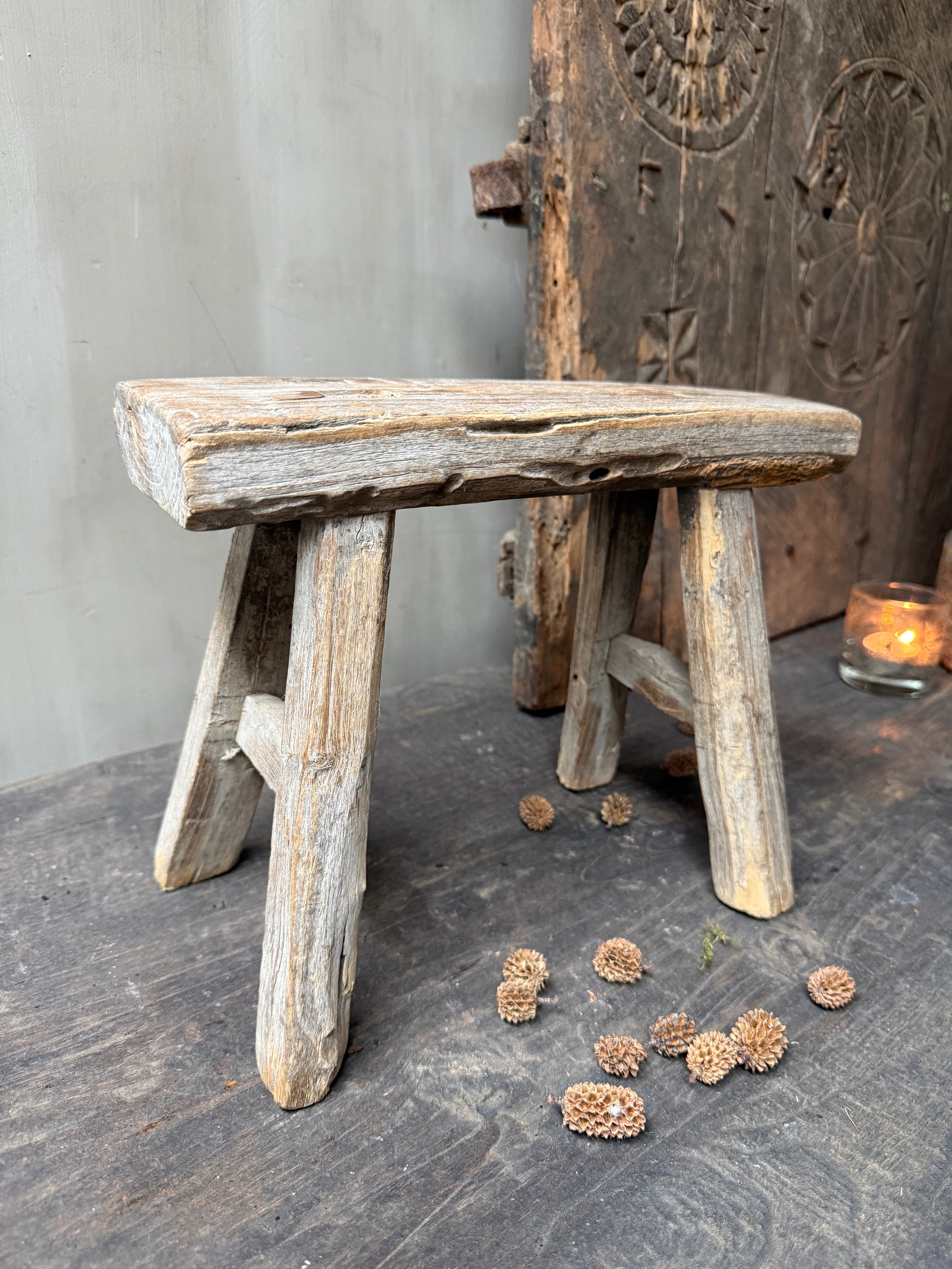 Antiek vensterbank / baby krukje - My Sober Home