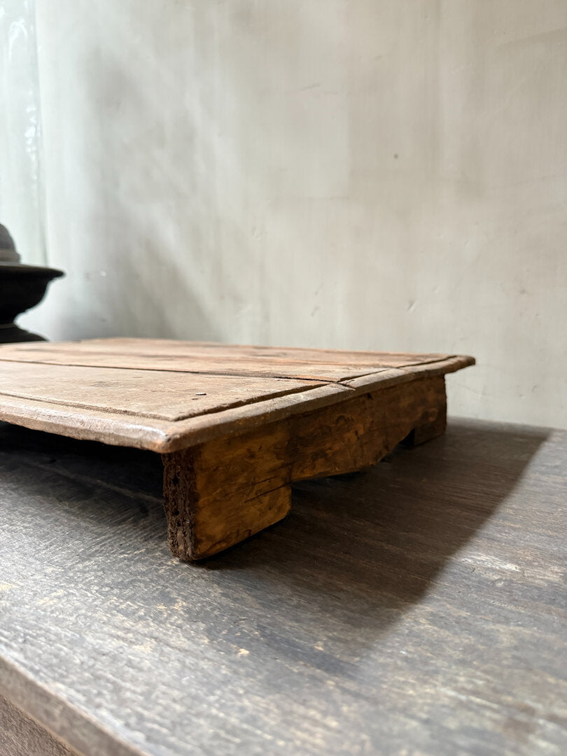 Oude houten bajot tafel / plank