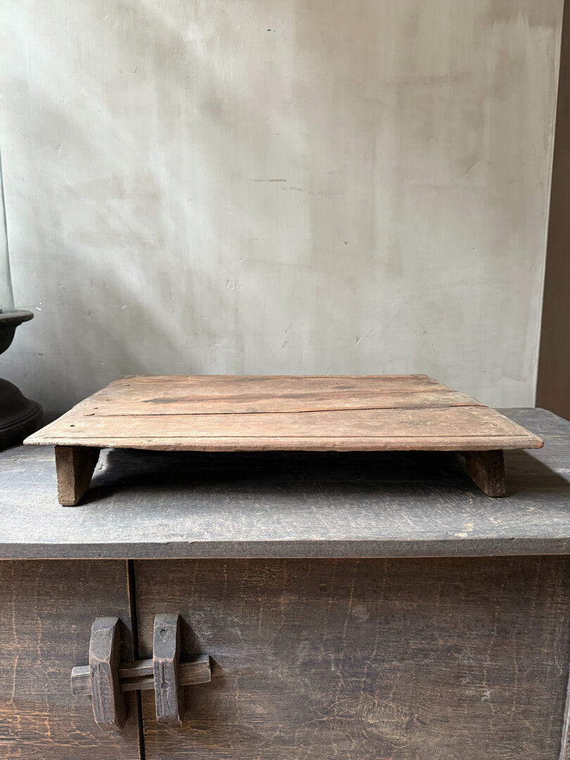 Oude houten bajot tafel / plank