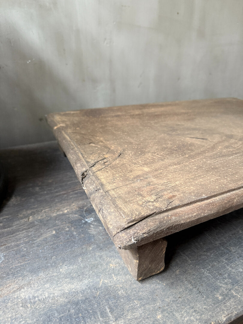 Oude houten bajot tafel / plank