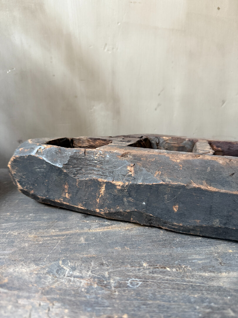 Oud houten bakje met vakjes - My Sober Home