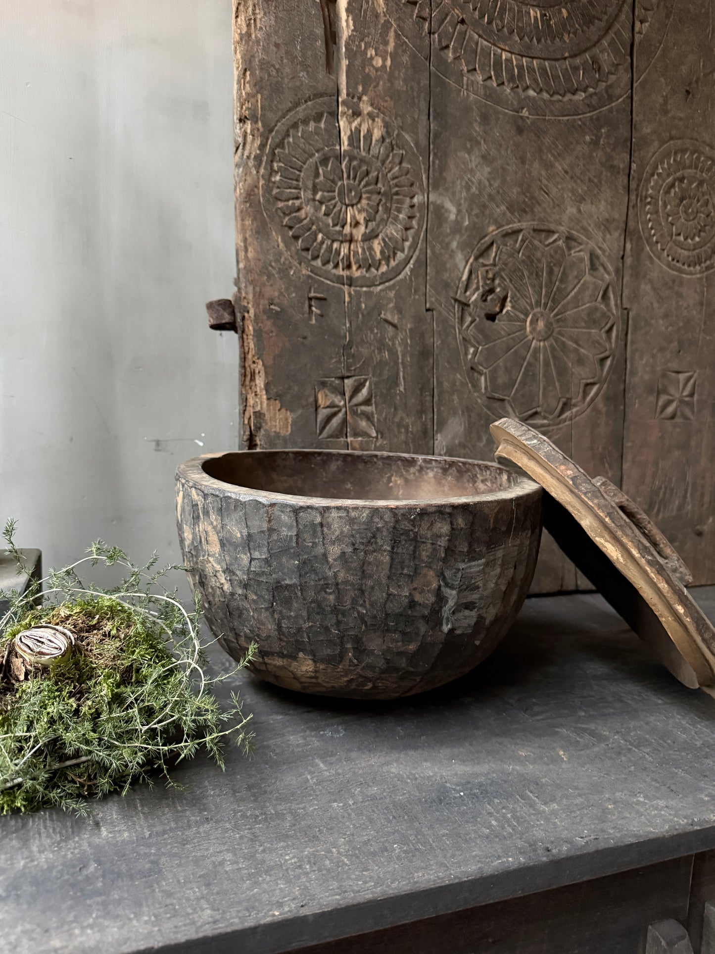 Oude houten pot / bak met deksel - My Sober Home