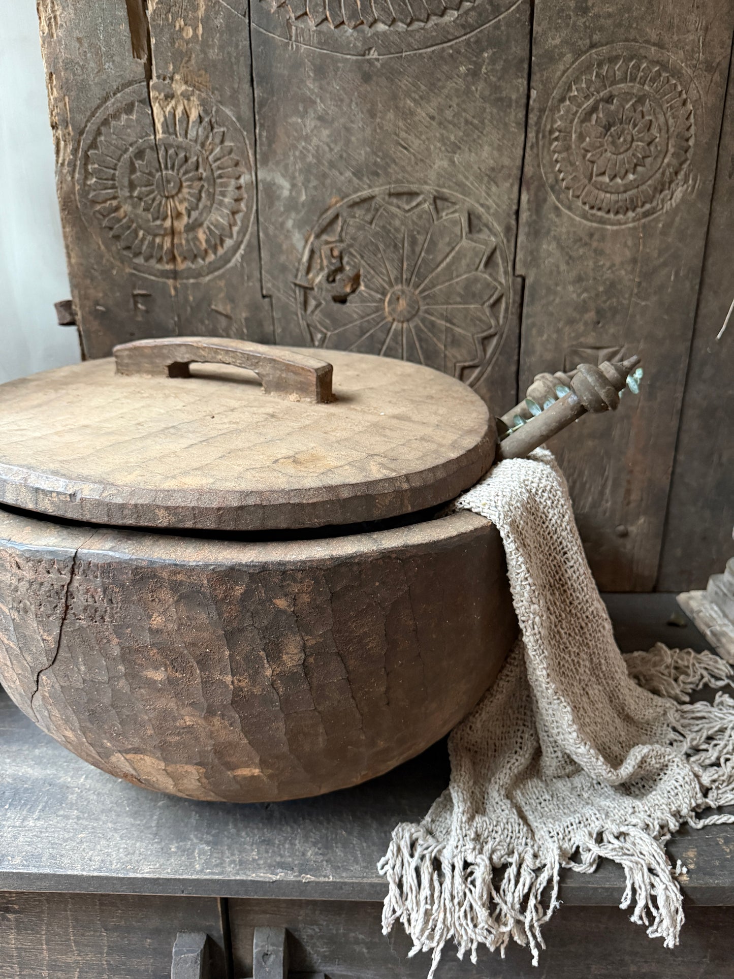 Interior decoration set box with lid