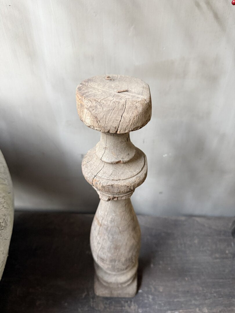 Houten kandelaar/baluster - My Sober Home