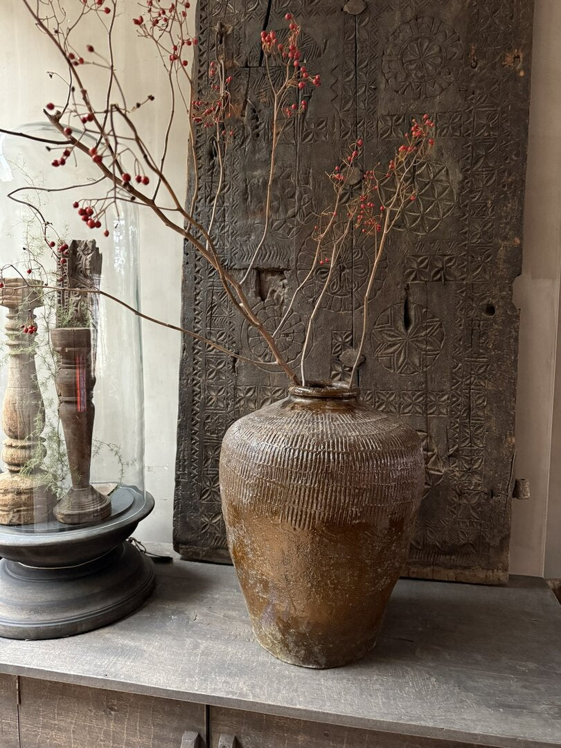 Antieke originele Aziatische kruik/pot