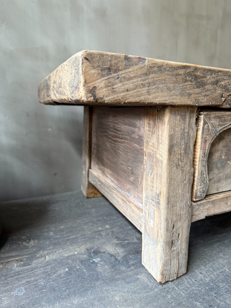 Oud Chinees tafeltje