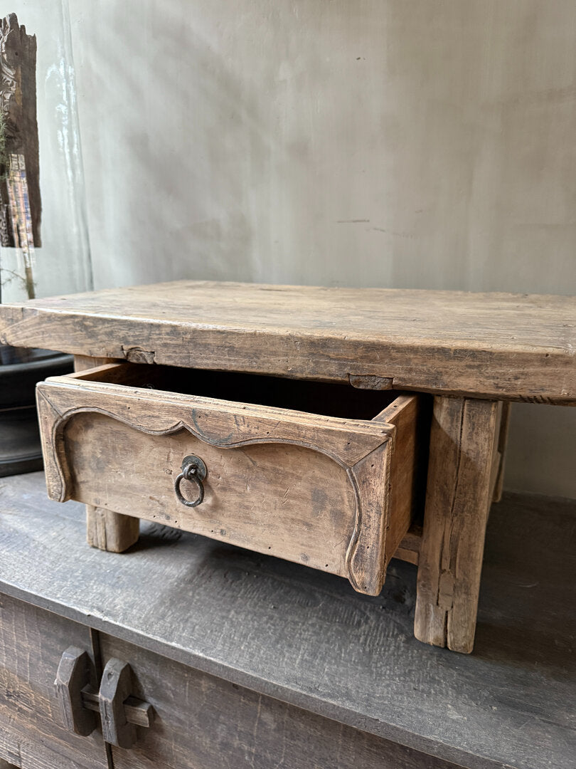 Oud Chinees tafeltje