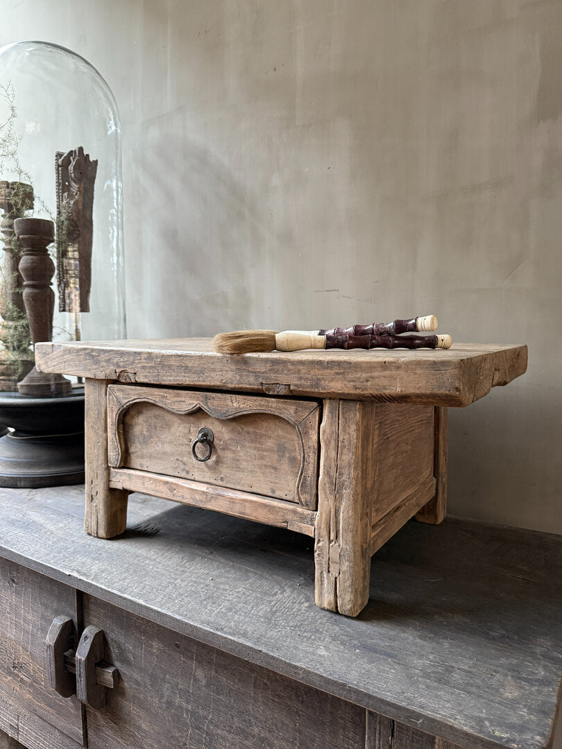 Oud Chinees tafeltje