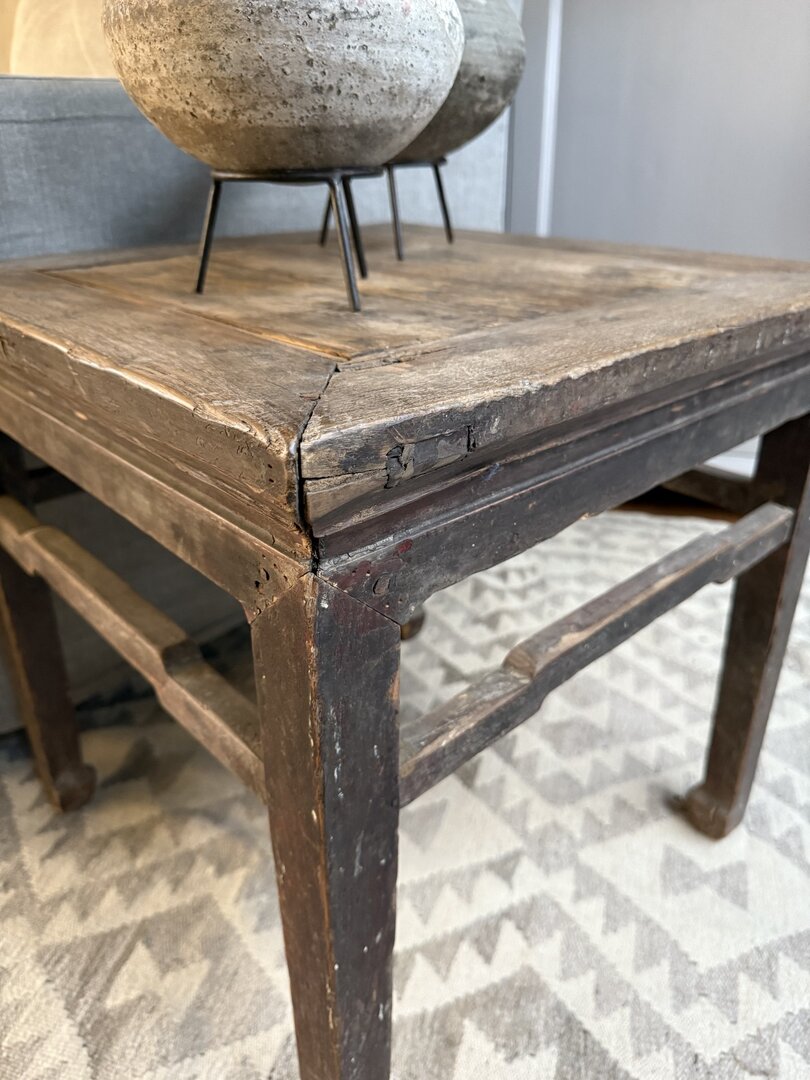 Antieke Chinese bijzettafel