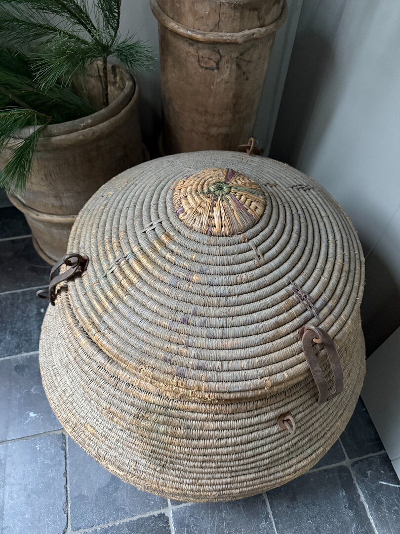 Oude originele mand / dessert basket