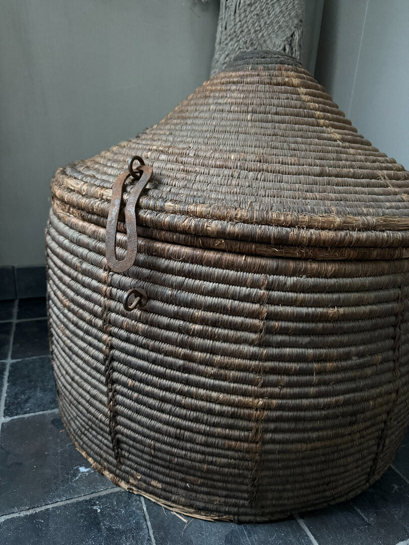 Oude originele mand / dessert basket