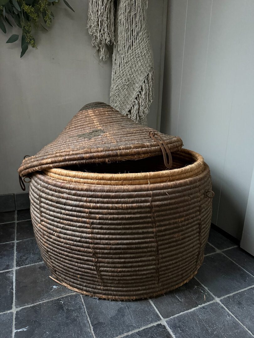 Oude originele mand / dessert basket