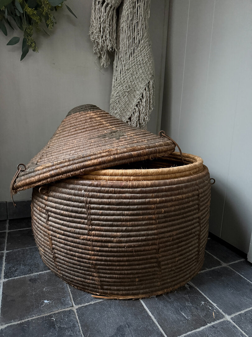 Oude originele mand / dessert basket