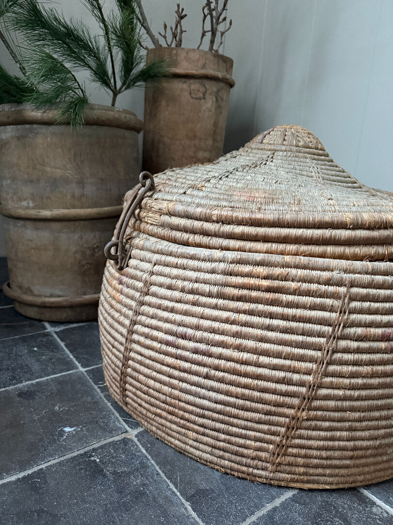 Oude originele mand / dessert basket