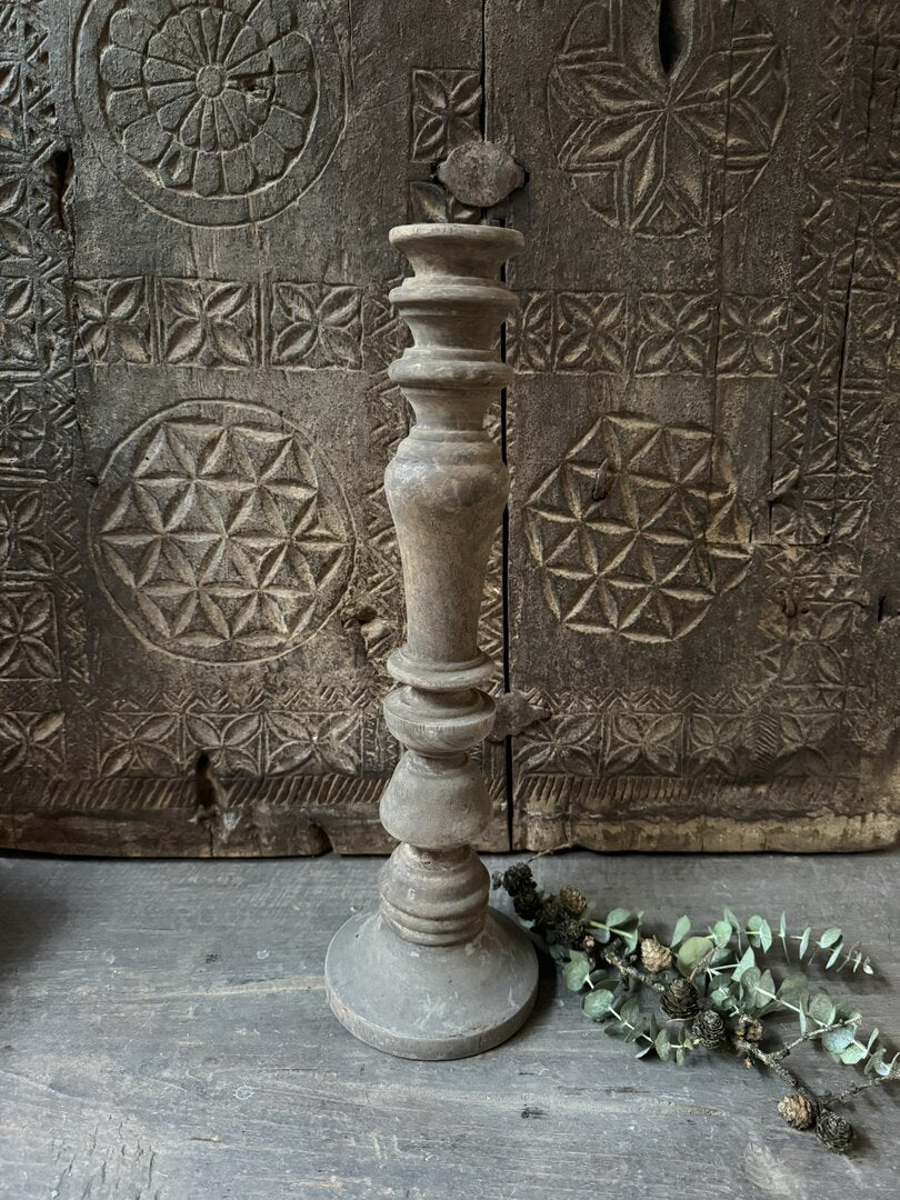 Kandelaar oud hout 42