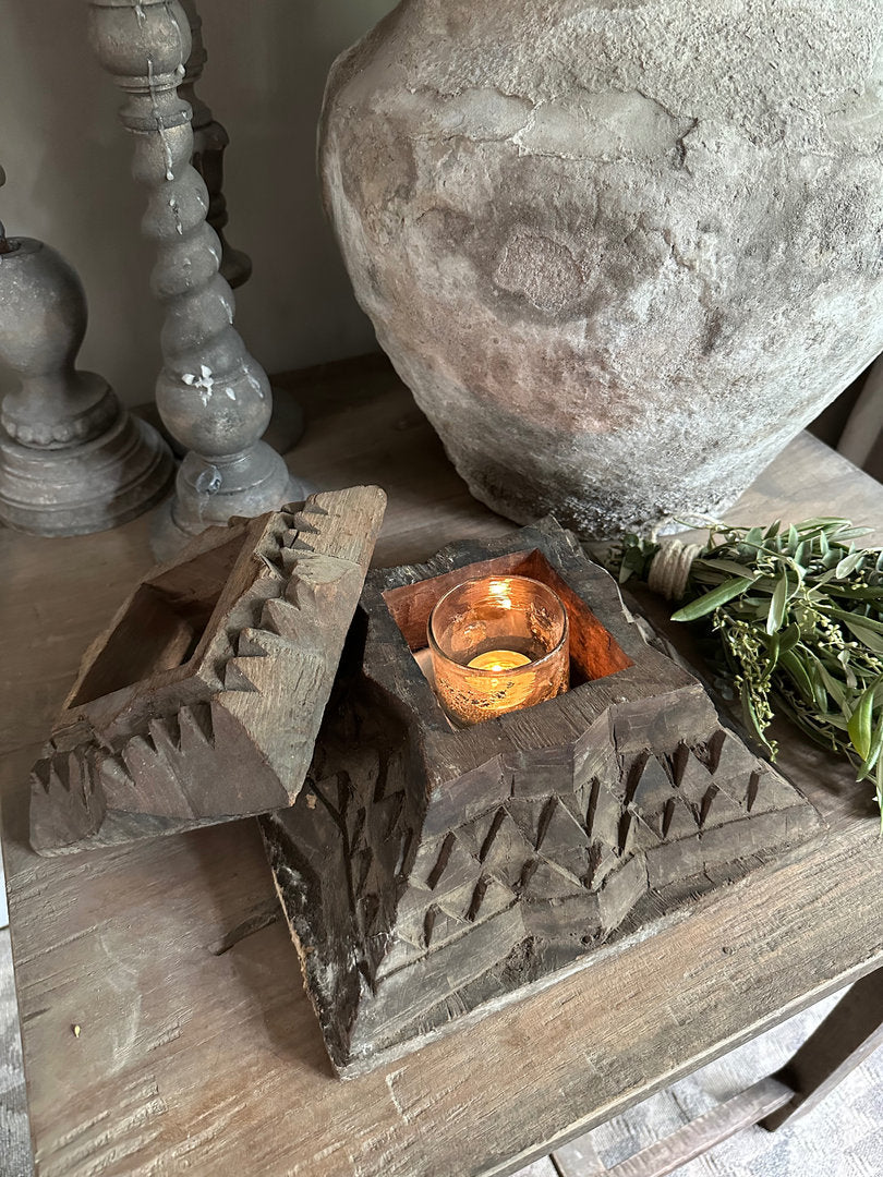 Poer oud hout - My Sober Home