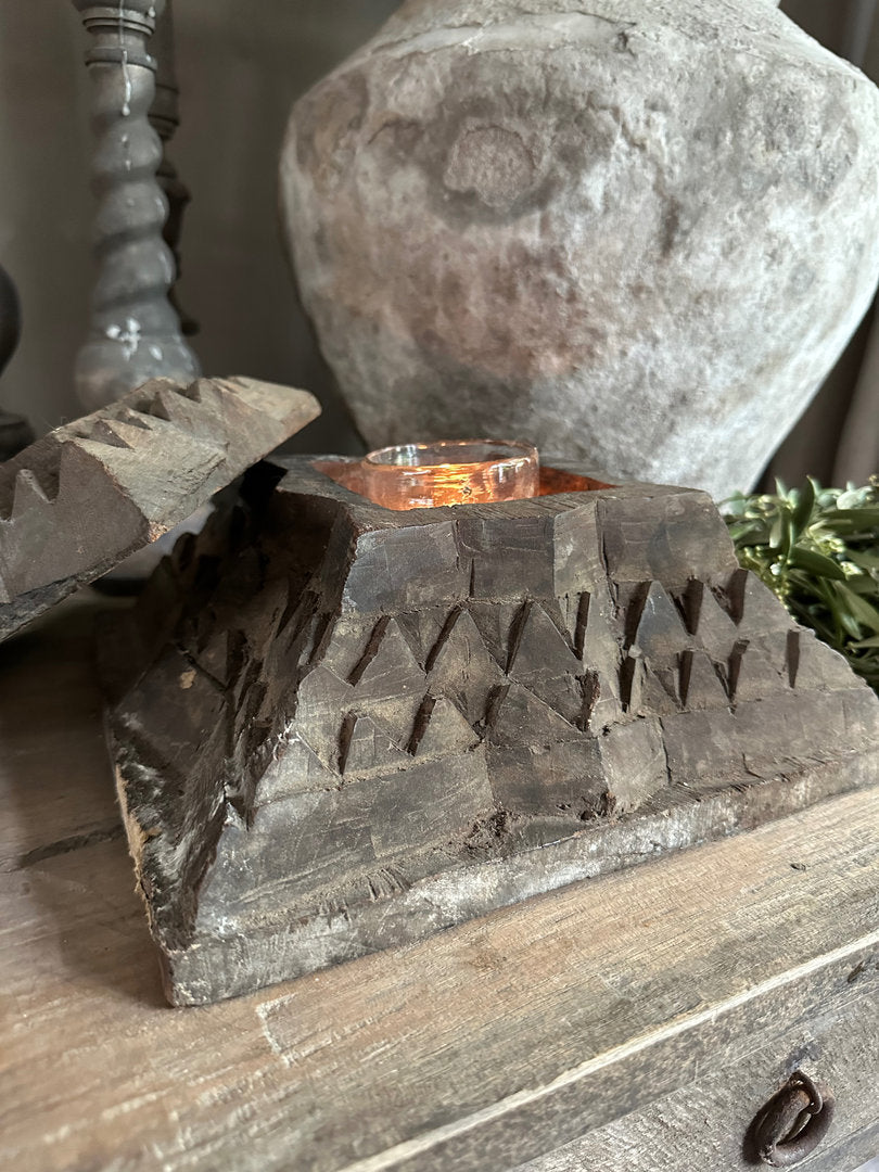 Poer oud hout - My Sober Home