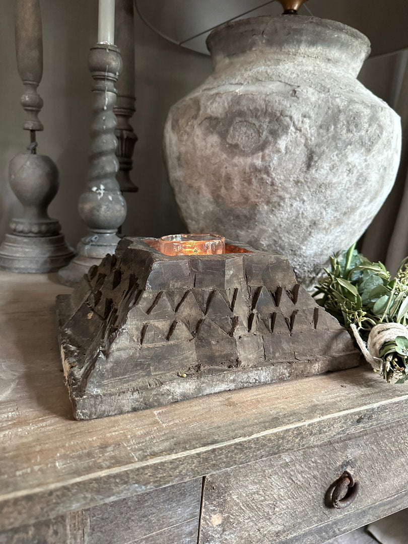 Poer oud hout - My Sober Home