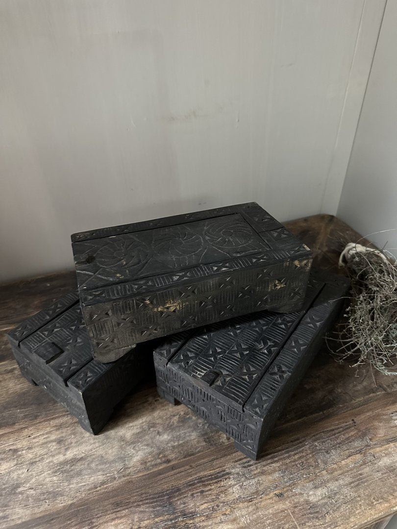 Kistje met deksel zwart