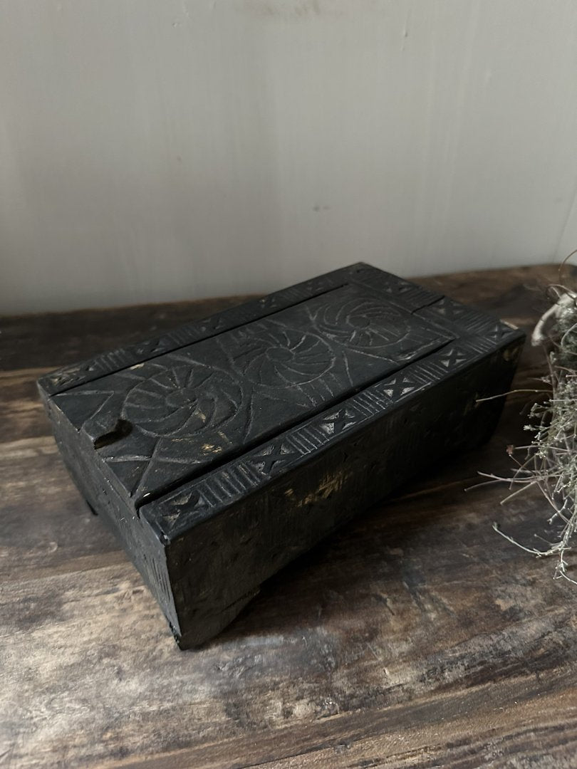 Kistje met deksel zwart