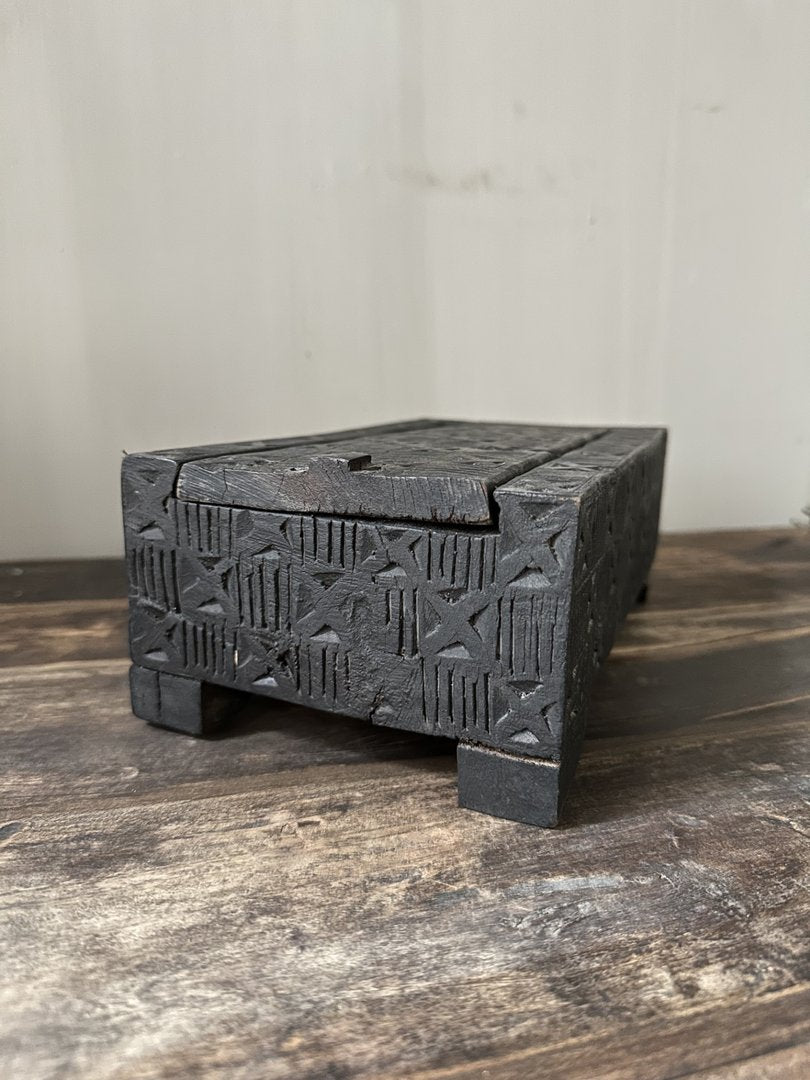 Kistje met deksel zwart