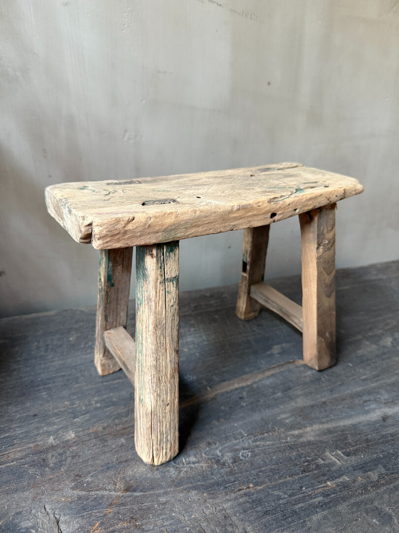 Antiek vensterbank / baby krukje