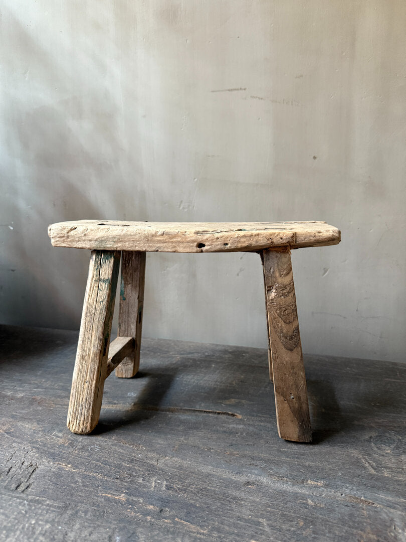 Antiek vensterbank / baby krukje