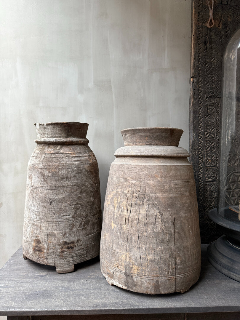 Grote Nepalese kruik Naga pot (rechter op de foto) - My Sober Home