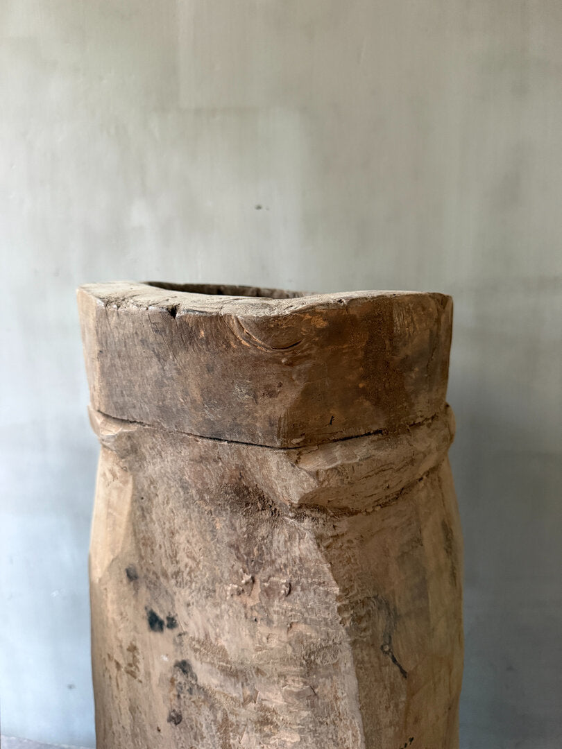 Antieke vijzel (rechter op de foto) - My Sober Home