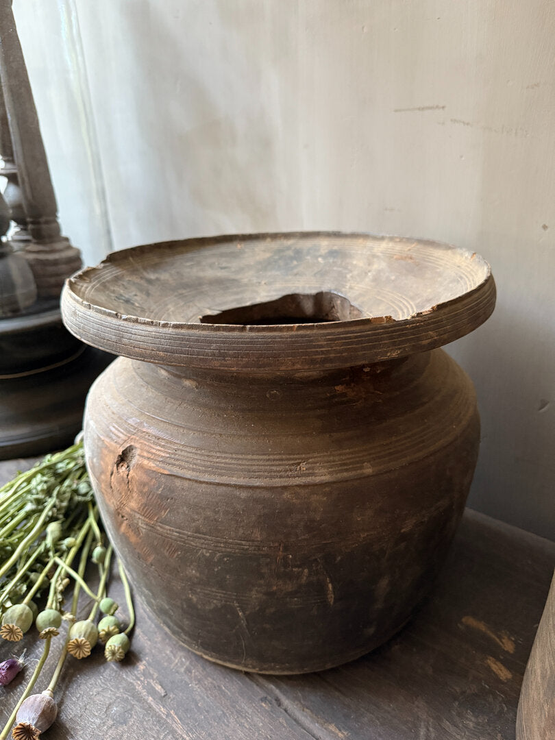 Nepalese kruik - My Sober Home