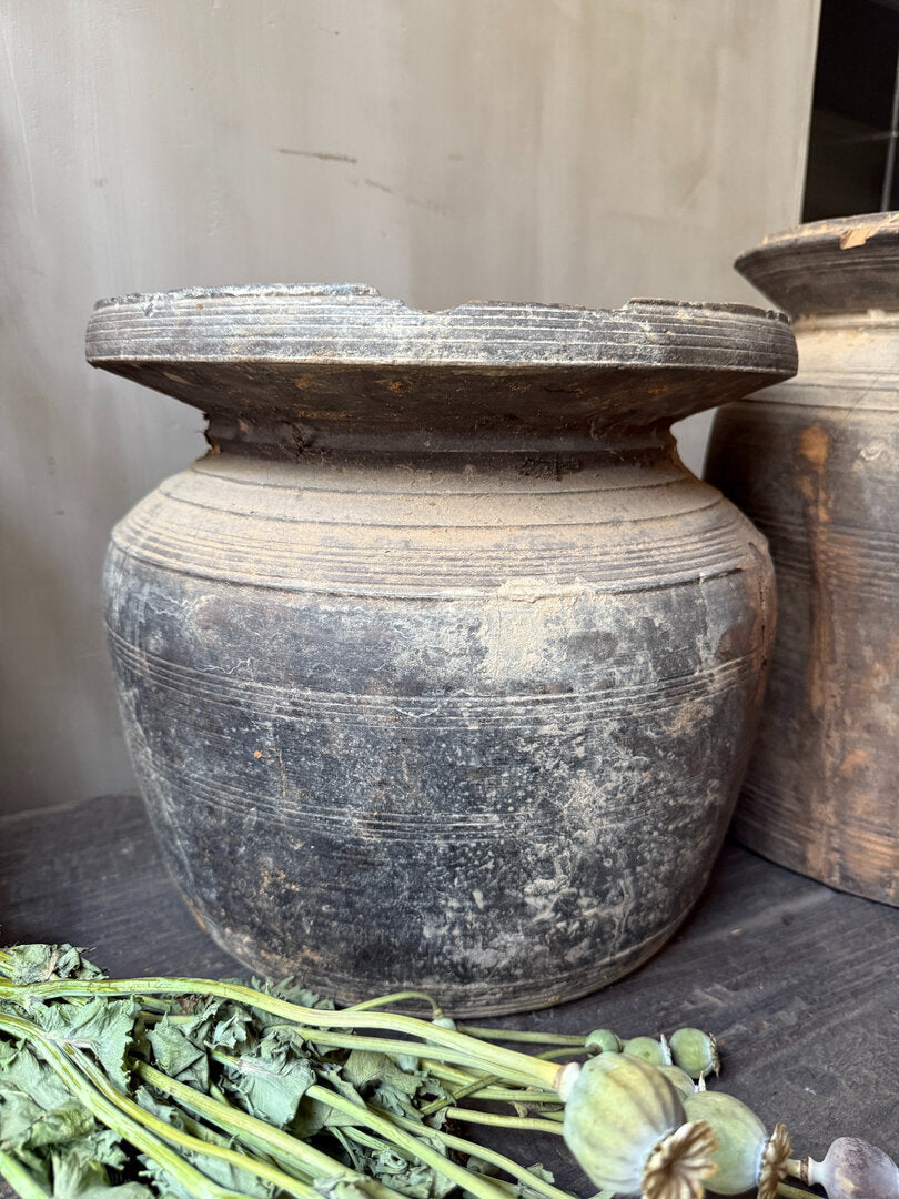 Nepalese kruik - My Sober Home