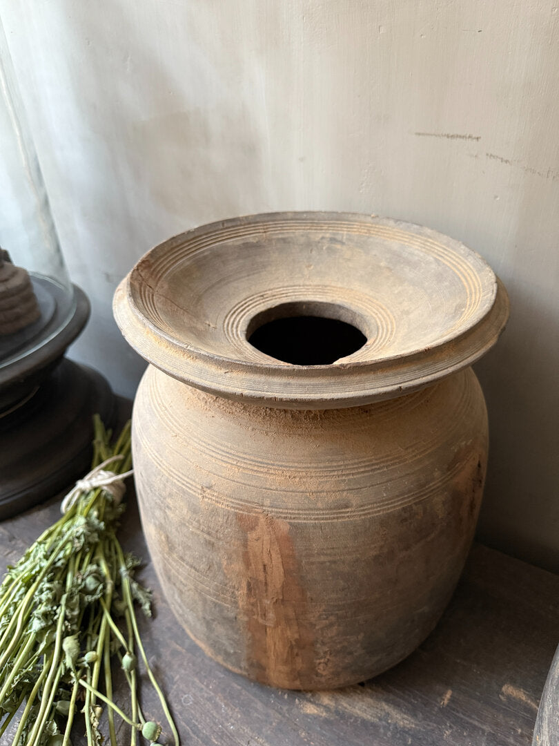 Nepalese kruik - My Sober Home