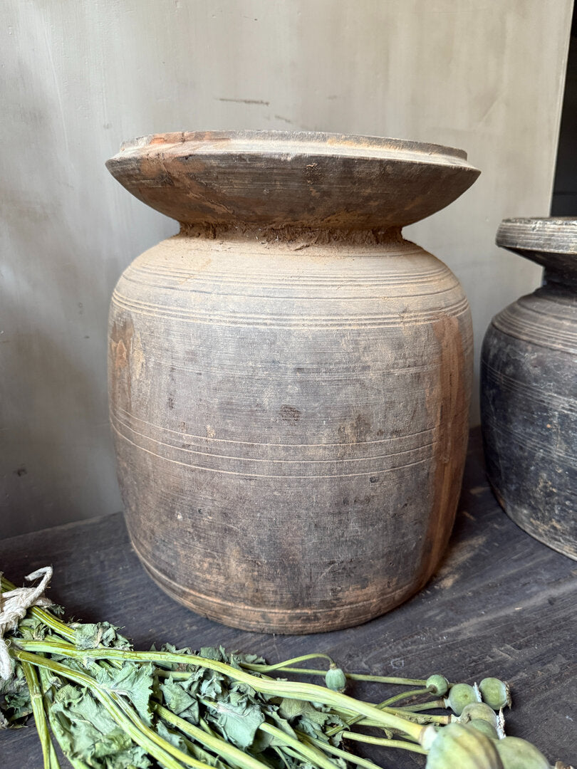 Nepalese kruik - My Sober Home