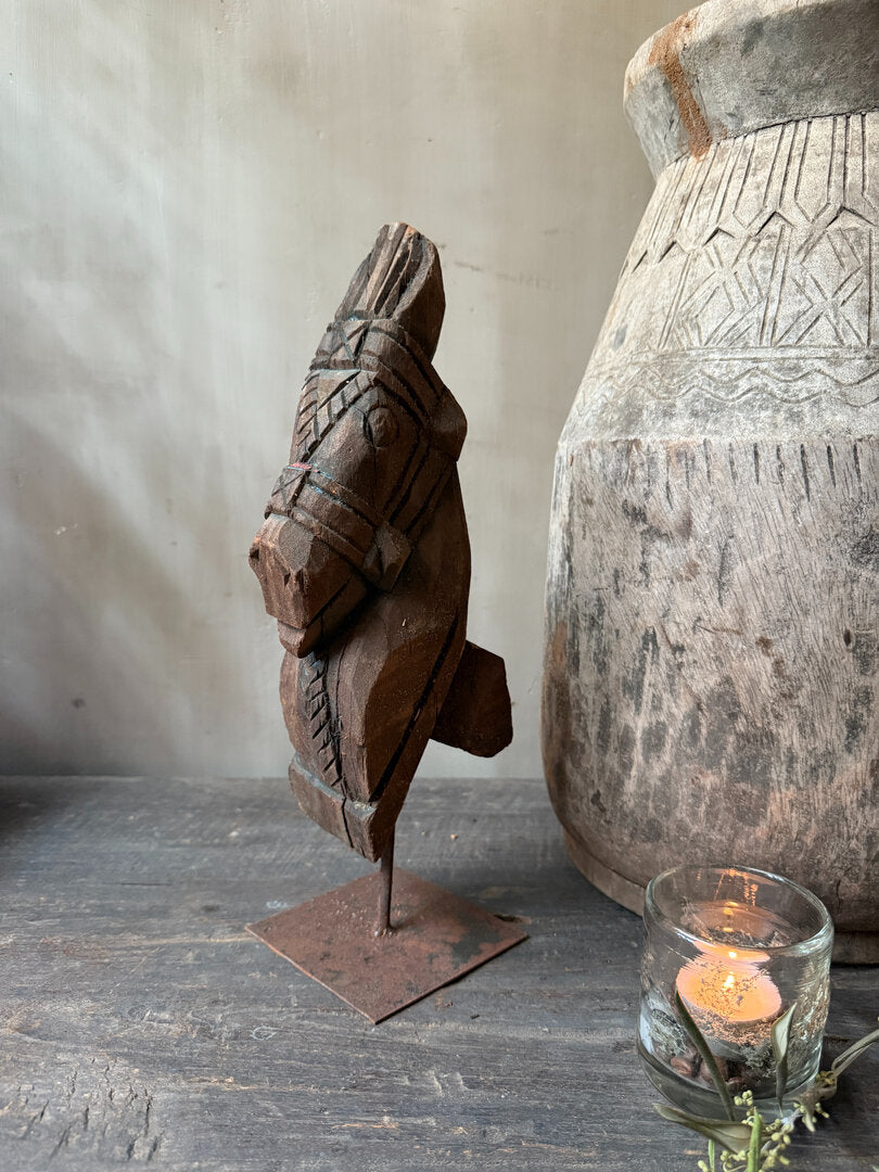 Ornament paard op standaard