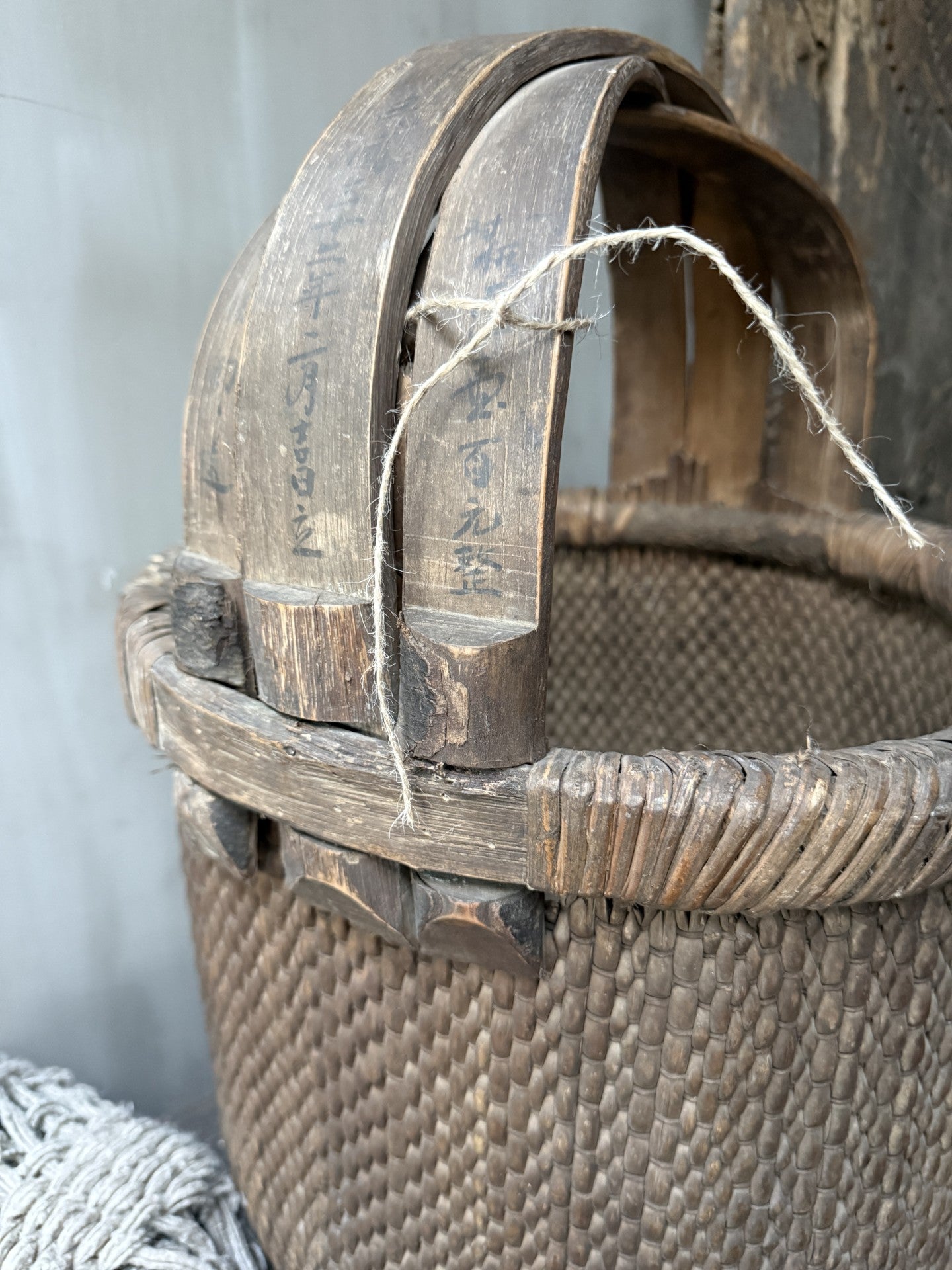 Chinese plukmand met hengsel - My Sober Home