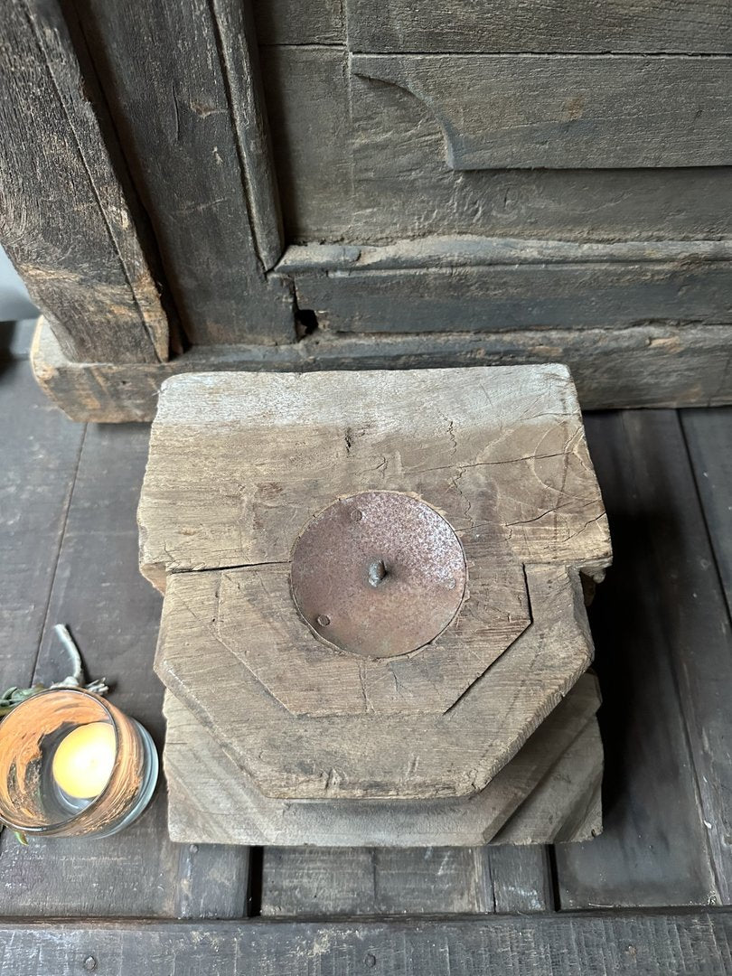 Poer ornament 1 - My Sober Home