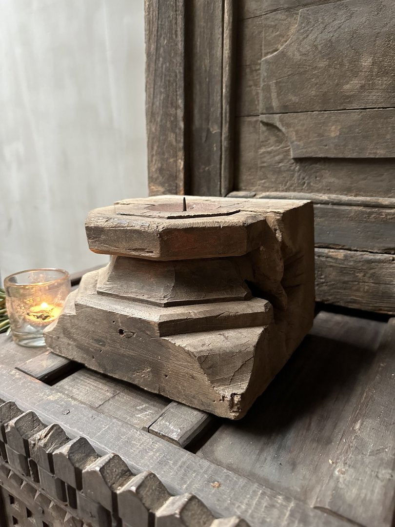 Poer ornament 1 - My Sober Home