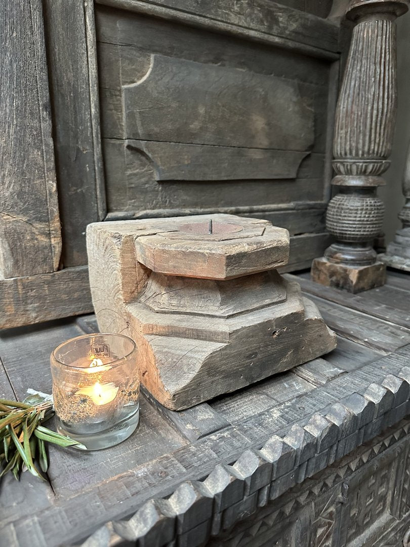 Poer ornament 1 - My Sober Home