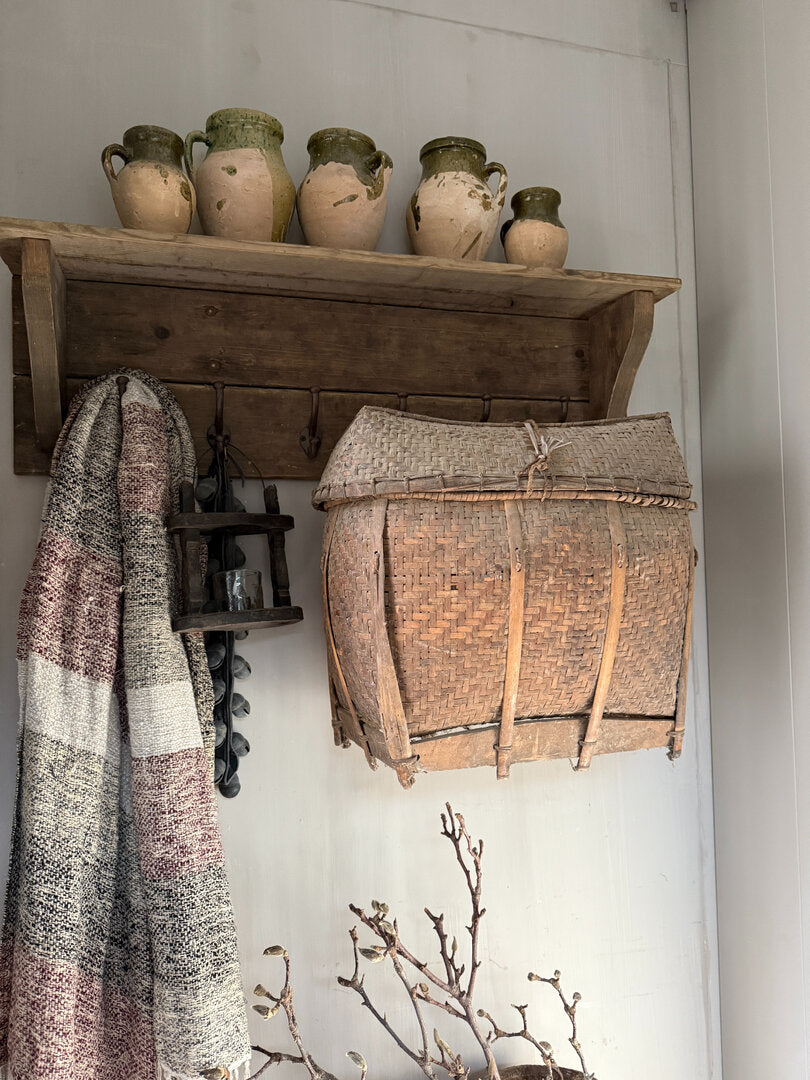 Oude unieke Chinese rieten vissers mand