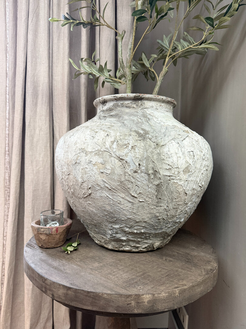 Oude waterkruik - My Sober Home