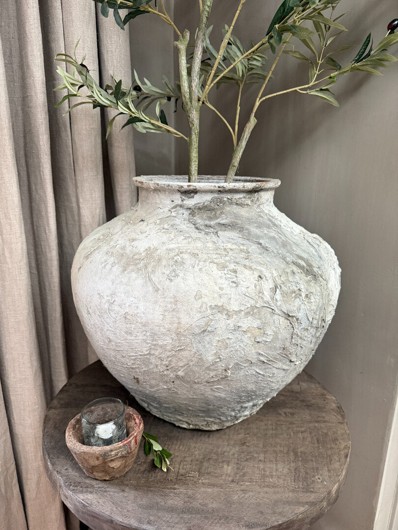 Oude waterkruik - My Sober Home